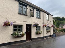 The Royal Oak，位于Withypool的酒店