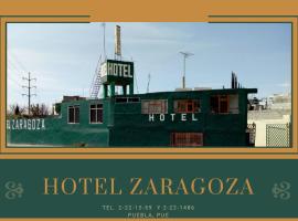 Hotel Zaragoza，位于普埃布拉米格尔伊达尔戈体育场附近的酒店
