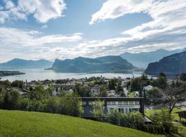 Villa Ysara, 7 Bedroom Pool Villa with lake Lucerne View，位于卢塞恩的酒店