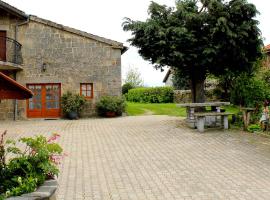 la maison de pierre，位于Lapte的酒店