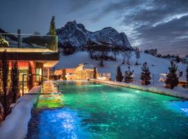 ABINEA Dolomiti Romantic SPA，位于卡斯特尔罗托的酒店