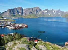 Lofoten panoramic luxury home with sauna