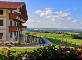 Schleipfnerhof Urlaub auf dem Bauernhof，位于基姆湖畔贝尔瑙的农家乐