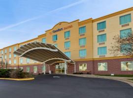 马纳萨斯康福特套房酒店，位于马纳萨斯Manassas Regional (Harry P. Davis Field) - MNZ附近的酒店