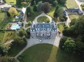 CHATEAU D HUGLEVILLE