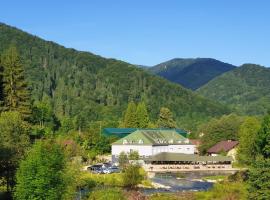 HOTEL HO2 POIANA MARULUI，位于Poiana Mărului的酒店