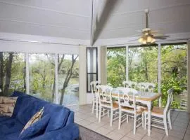 Unit 7 - 2 Bedroom Treetop Villa