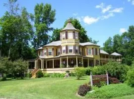 The Fairlawn Inn