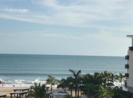 Playa Caracol Beachfront Residence Club，位于查梅的海滩短租房