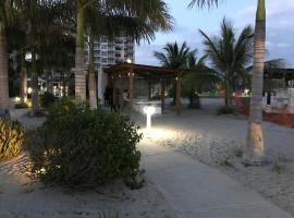 Playa Caracol Beachfront Residence Club，位于查梅的酒店