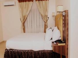 C'RON HOTELS AND SUITES LTD，位于哈科特港的酒店