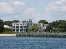 The Harbor Front Inn