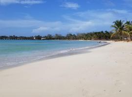 Pic-Nic Beach Corn Island，位于小玉米岛的酒店
