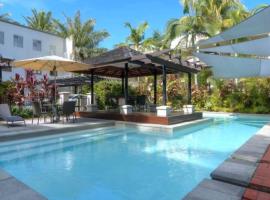 Tropical One Bedroom Apartment at The Mediterranean，位于道格拉斯港的酒店