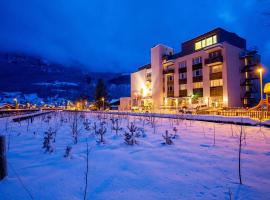 Hotel Sherlock Holmes & Khana Restaurant "nur 200 m zur Gondelbahn Hasliberg"，位于迈林根的酒店