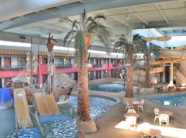 Ramada by Wyndham Sioux Falls Airport - Waterpark Resort & Event Center，位于苏福尔斯的华美达酒店