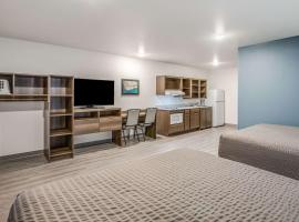 WoodSpring Suites Detroit Farmington Hills，位于法明顿希尔斯的酒店