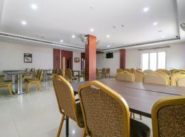 Capital O 71581 Hotel Royal Kallada Residency，位于Munroe Island的酒店