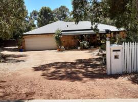 Mundaring Bed and Breakfast，位于Mundaring的酒店