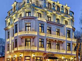 Royal Hotel，位于瓦尔纳的酒店