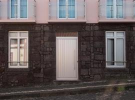 Azorean Stones House AP B, Vila do Porto, Açores，位于波尔图镇的酒店