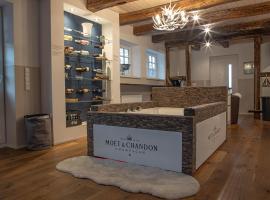 Luxusferienhaus Isernhagen，位于Altwarmbüchen的酒店