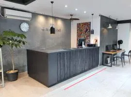 DG Grami Hotel，位于马尼拉帕拉纳克的酒店