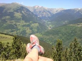 Can Marxant, céntrico, servicios al lado y cruce de senderos，位于莫略的酒店