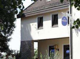 Hotel-Restaurant am Kunigundenberg，位于佩格尼茨河畔劳夫的酒店