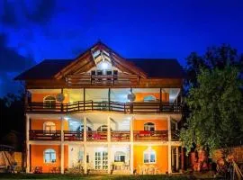 Casa Cristalina&Dumi