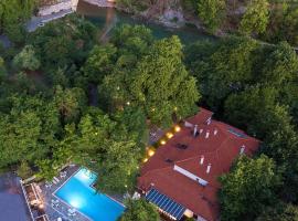 Κonitsa Gefyri hotel，位于科尼察的酒店