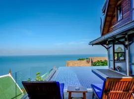 Sandalwood Luxury Villa Resort