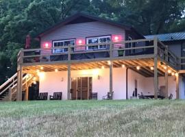 Belmont NC Riverfront 2-Bedroom Garden Suite，位于夏洛特的酒店