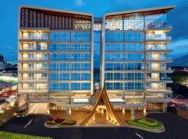 Hotel Santika Bukittinggi，位于武吉丁宜的酒店