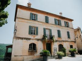 Hôtel particulier des Jasmins，位于Le Bar-sur-Loup的酒店