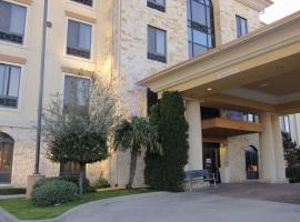 Comfort Inn & Suites Dallas Medical-Market Center，位于达拉斯达拉斯拉夫菲尔德机场 - DAL附近的酒店