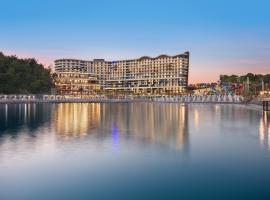 Mylome Luxury Hotel & Resort - Ultra All Inclusive，位于欧库卡拉的带热水浴缸的酒店