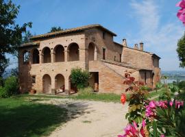 Casa vacanze Il Macchione Romizi，位于Binami的酒店