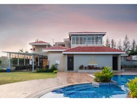 Pushpam Sanskruti Resort Karjat- Pure Veg，位于Karjat的酒店