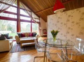 Surlingham Lodge Studio Large Family Cottage