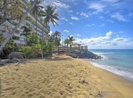 Rincon Penthouse Steps to Private Beach Oasis!，位于林康的公寓