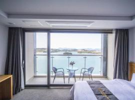 Yeosu Ocean Hill Hotel，位于丽水市的酒店
