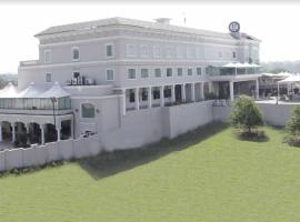 Hotel 17 Miles，位于贾姆穆的酒店