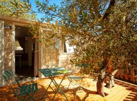 Camping l'Olivier Junas，位于Junas的酒店