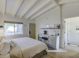 South Lake Chalet-Boutique Suite-Minutes to Heavenly & Lake Tahoe，位于南太浩湖的酒店