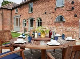 Banningham Coach House