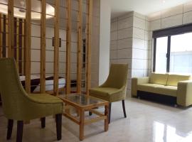 HOTEL SILVER PEARL，位于Kadi的酒店