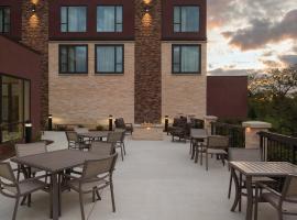 Holiday Inn Chicago Schaumburg by IHG，位于绍姆堡的酒店