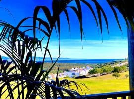 Amazing Sea View La Hacienda Alcaidesa Links Golf Beach Resort，位于阿尔加德萨阿尔凯德萨高尔夫球场附近的酒店