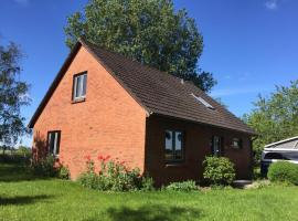 Ferienhaus mit Garten in Nordseenähe，位于Langenhorn的酒店